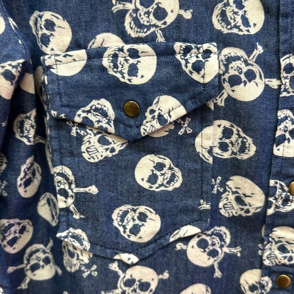 36point5 skull western style button up est size small - Picture 3 of 5